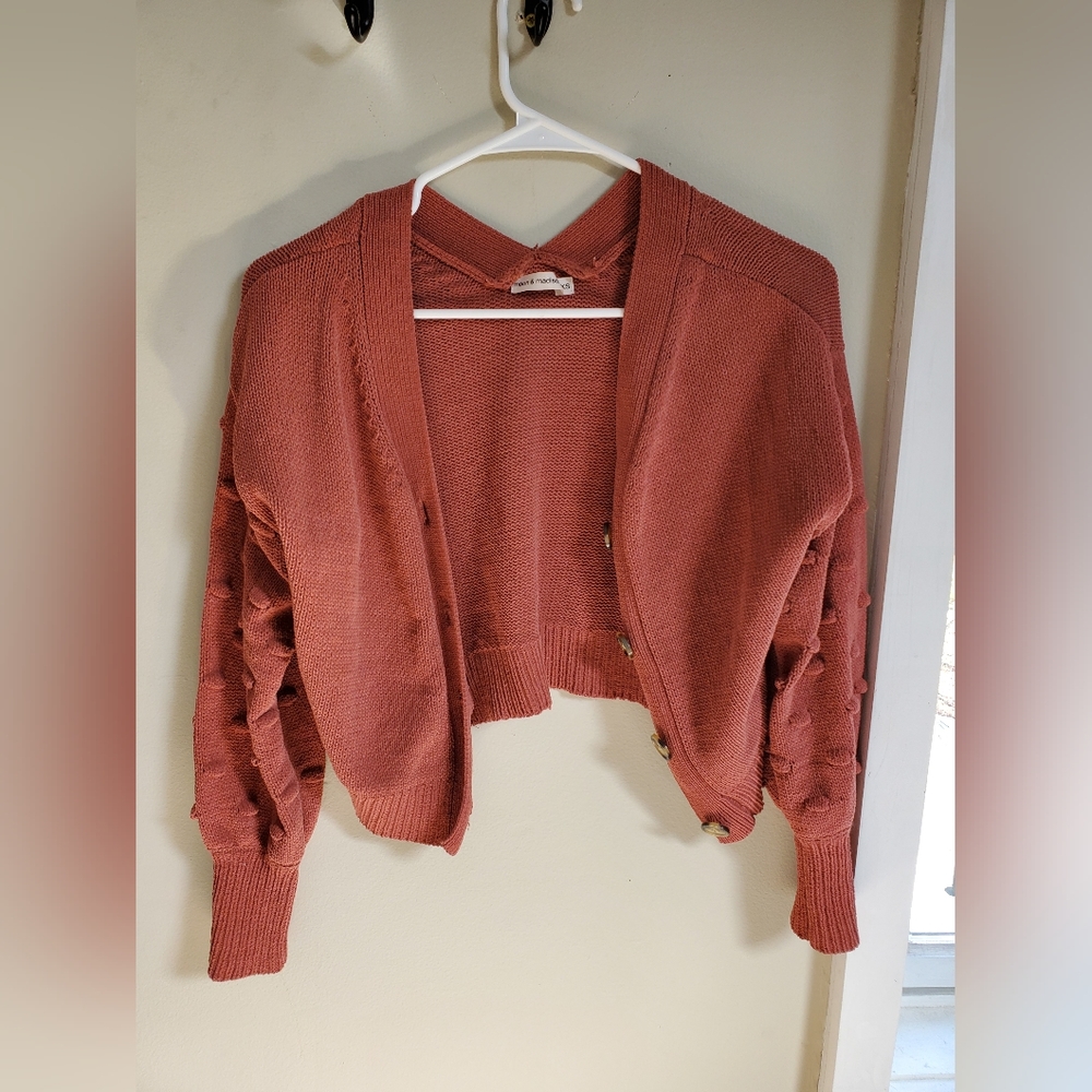 Moon and Madison cropped dusty rose sweater